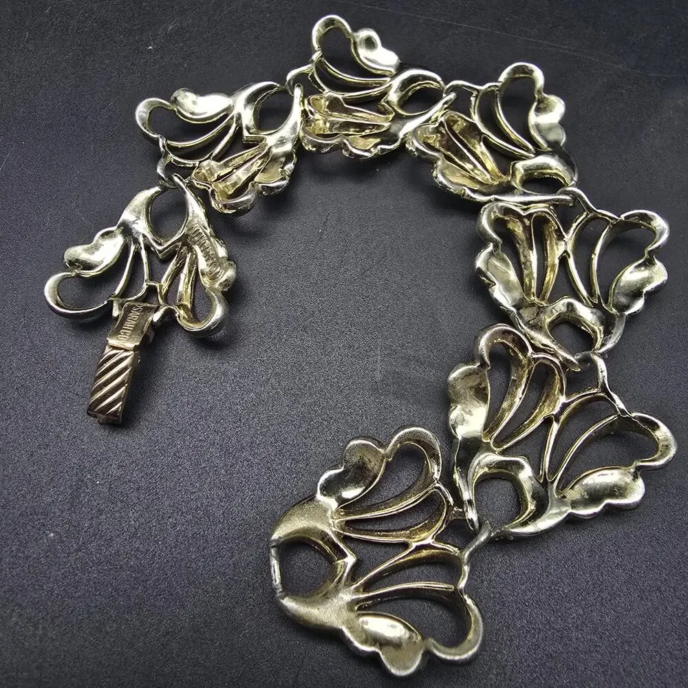 Sarah Coventry Frosted Feather Link Bracelet Silver Tone Vintage Jewelry - Picture 3 of 12